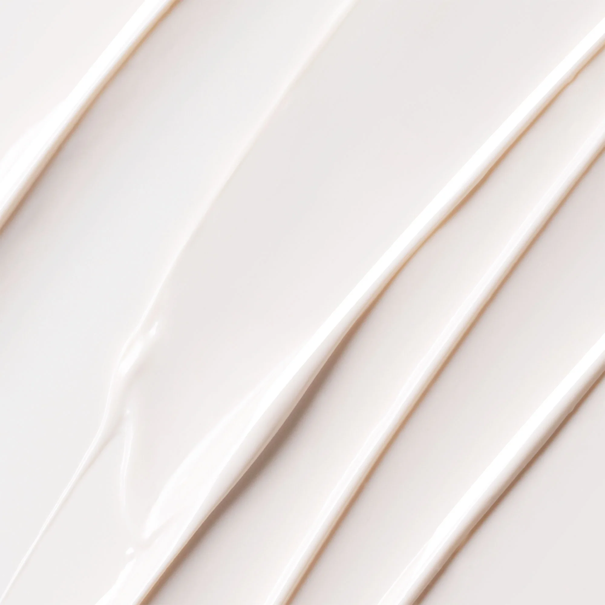 Invisible Physical Defense Mineral Sunscreen Spf30 - Image 3